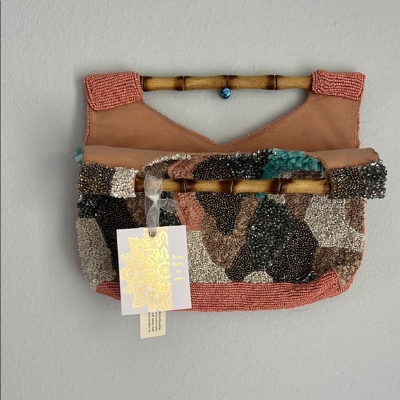 Antik Kraft | Beaded Hand Bag w/ Bamboo Handles - Picture 2 of 8